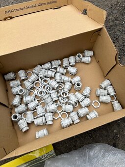 Průchodky na kabely různé průměry - 8