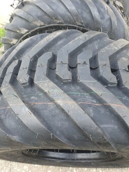 Pneu BKT 400 / 60 - 15,5 - 8