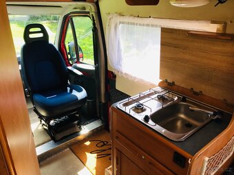 Peugeot Boxer 2,2 HDi r.v. 2003 originalní vestavba Pössl - 8