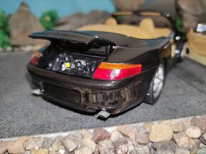 prodám model 1:18 porsche 911 996 cabrio - 8