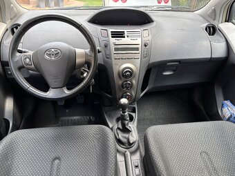 Toyota Yaris 1,3i 74kwr.v 2010 naj 130t - 8