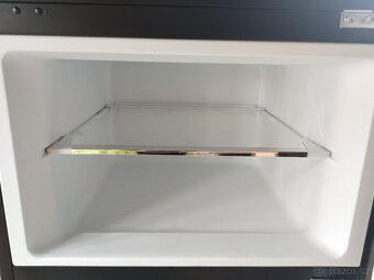 Černá lednice ETA - 8