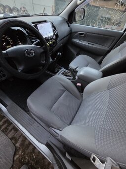 Toyota Hilux 2.5 d4d - 8