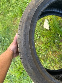 225/40R18 - 8