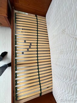 Postel 200 x 200 včetně stolků a matrací - 8
