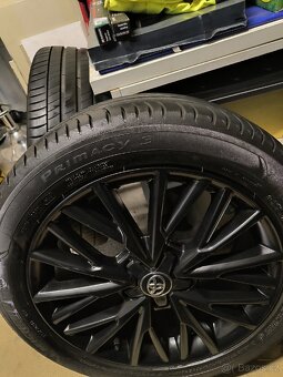 ALU kola Toyota C HR 5x114,3 R18 Originál, pneu Michelin 6mm - 8