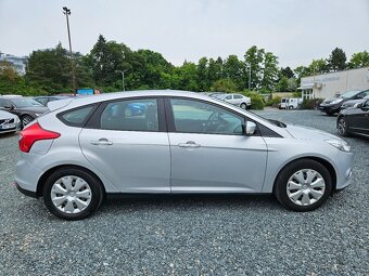 FORD FOCUS 1.6i 77KW HATCHBACK 2011 102TKM - 8