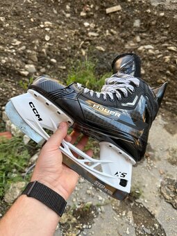 Brusle Bauer Supreme Mach - 8