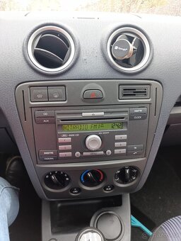 Ford Fusion 1.4 benzín - 8