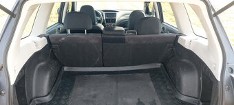 Subaru Forester SH 2.0 4x4 110kw benzín KROUPY Černý - 8