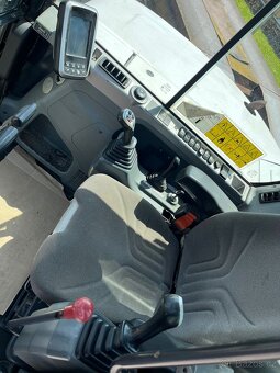 Pásový bagr Bobcat E85 - 8