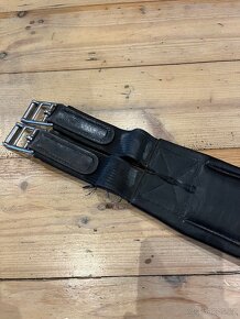 Černý okopávací podbřišník Kentaur 135 cm - 8