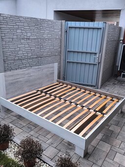 Prodám manželskou postel 180cm x 200cm - 8