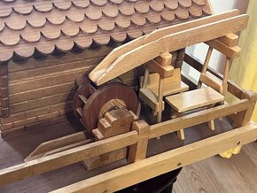 Veliký dřevěný model stavení vodního mlýnu ruční práce - 8