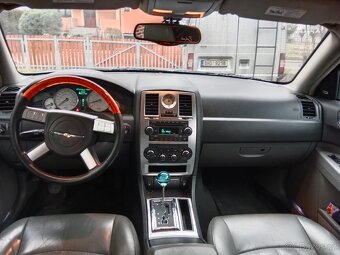Chrysler 300C 3.5 4x4 - 8