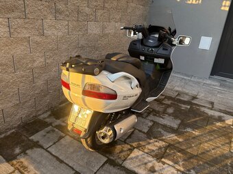Suzuki Burgman 650 excutive 2010 - 8