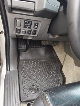 Prodám Toyota Hilux 3.0D-4D 4WD automat - 8