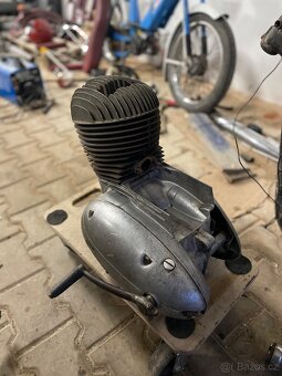 Vrak upravené ČZ + motor jawa 250. - 8