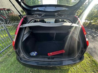 Ford fiesta 2003 - 8