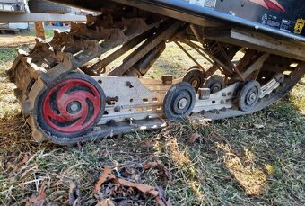 Díly pro sněžný skútr Polaris Indy 500 - 8