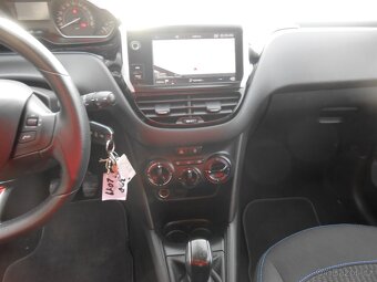 Peugeot 208, 1,2, navi, chrom, 87tkm, Led světla - 8