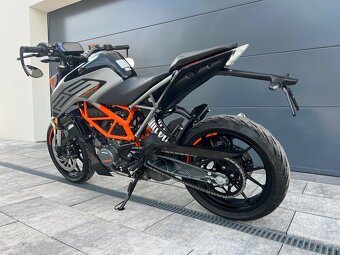 KTM Duke 125 r.v. 22 - 8