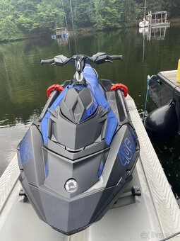 Vodní skútr SeaDoo Spark Trixx - 8