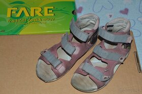 32 33 Fare Essi Adidas Next boty sálovky sandálky - 8