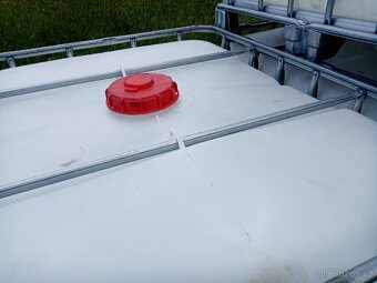 IBC nádrže kontejnery na 1000 litrů - 8