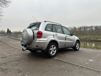 TOYOTA Rav4 2.0 D4D 4x4 plně funkční - 8
