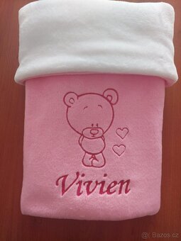 Deka s výšivkou jména na přání více barev - 8