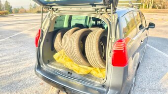 Peugeot 5008 1.6Hdi 7-mistny - 8