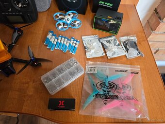 2x FPV dron, sada vysílačka Radiomaster Boxer, 1x brýle - 8