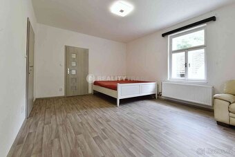 PRONÁJEM DOMU SE DVĚMA BYTY PO REKONST., 333 M2, NA POZEMKU - 8