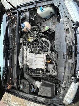 Prodám Volkswagen golf cabrio 1.6 - 8