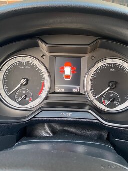 Škoda octavia 3 combi 2.0tdi 110 kW dsg - 8