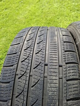 Zimní pneu 235/45/17 - 8