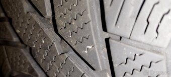 Sada kol 205/60 R16 zimní 5x114,3 ET48 střed 67,1 - 8