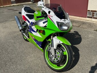 Kawasaki ZXR 400 - 8