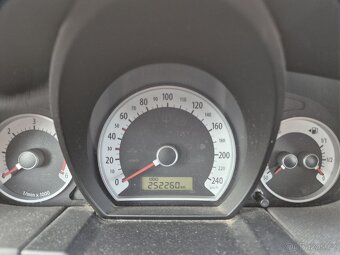 Kia Ceed 2007 1.6 CRDi - klima, tažné, vyhřívané sedačky - 8