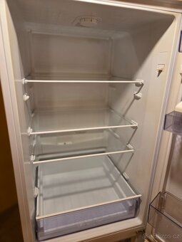 Lednice s mrazákem Beko - 8