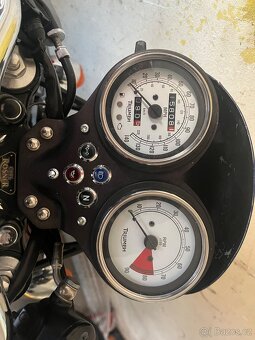 Triumph Thruxton 900 - 8