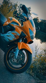 Honda CBR F4 - 8