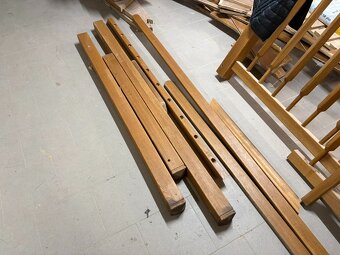 Dubové schodiště, dřevo rozebrané - 8