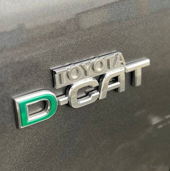 TOYOTA AVENSIS 2.2 D-4D 110 kW • 2011 • BOHATÁ VÝBAVA - 8