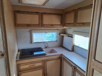 Hylander Design 410, obytný přívěs – karavan, r.v. 1996 - 8