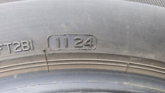 Zimní pneu 215/65/17 Bridgestone - 8