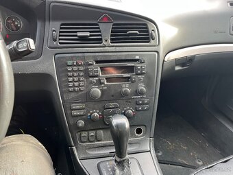 Volvo XC70 2,5D automatická převodovka, 2002 černé - 8