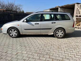 Ford Focus Ghia 1.8tdci 66kw - 8