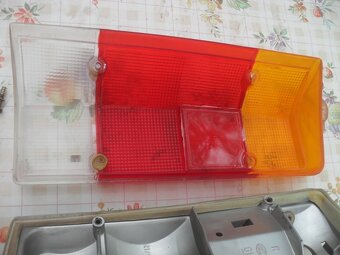 zadní světla na Opel Rekord E kombi - 8